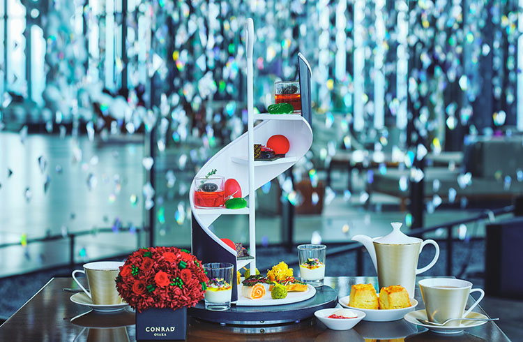 コンラッド大阪×ニコライ バーグマン フラワーズ & デザイン「Blooms & Bites」 ストロベリーアフタヌーンティー