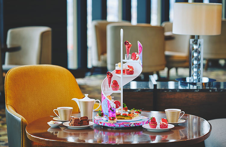【ご褒美ステイ】お部屋で、 Modern Victoria ストロベリーアフタヌーンティーを。